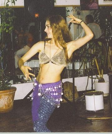Seyyide Sultan dancing to Shakira